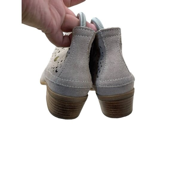 Baretraps Gaige Suede Ankle Bootie Womens 9 Taupe Laser Cutout Leather Boho - Picture 3 of 8